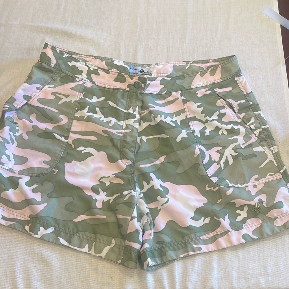 28085 Guy Harvey by AFTCO bluewater pink/green camo EUC SZ 14